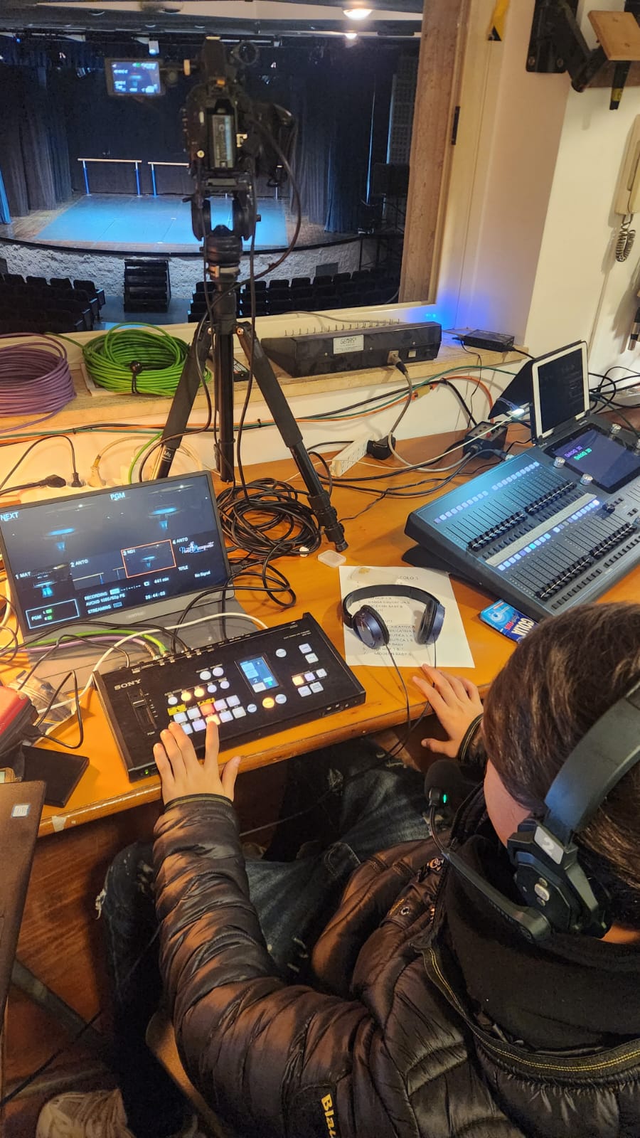 Dettaglio finale di allestimento video per evento